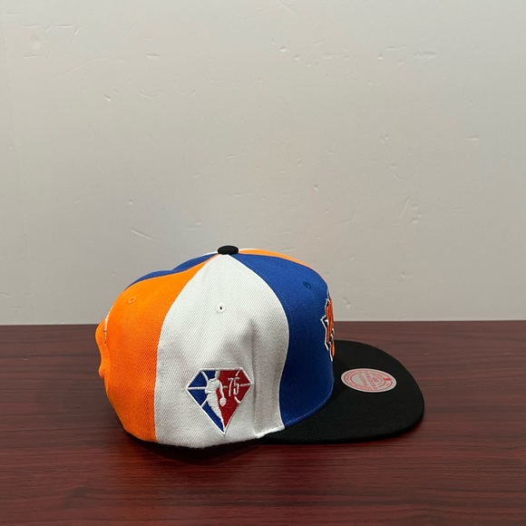 Mitchell & Ness, SnapBack Hat, New York Knicks - Picture 2 of 9